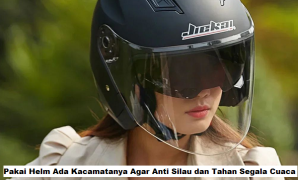 Helm Ada Kacamatanya