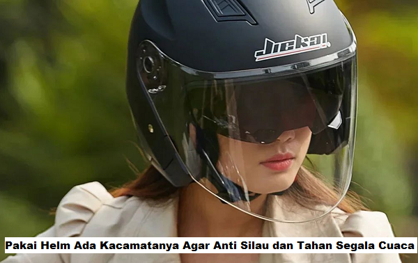 Helm Ada Kacamatanya